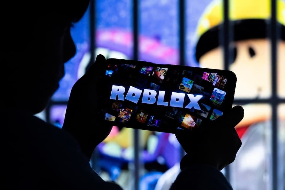 Level Up Your Gameplay: Ultimate Guide to Unleash Roblox Power review cover image